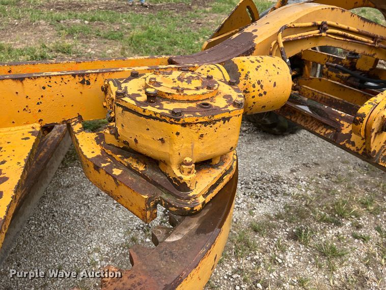 image for item JM9211 1964 Galion 104  rigid frame motor grader