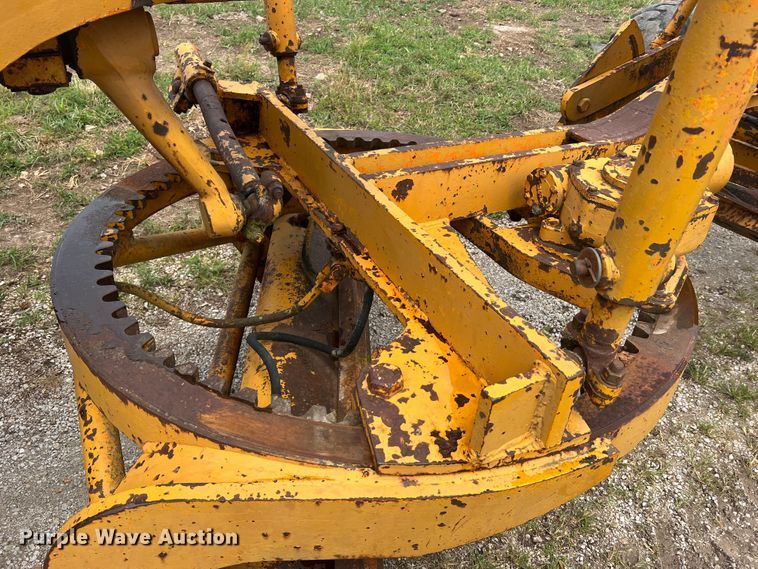 image for item JM9211 1964 Galion 104  rigid frame motor grader