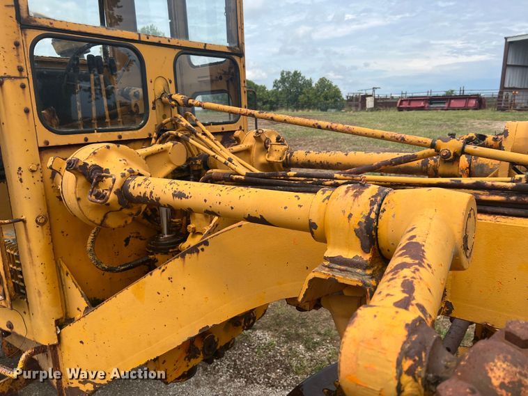 image for item JM9211 1964 Galion 104  rigid frame motor grader