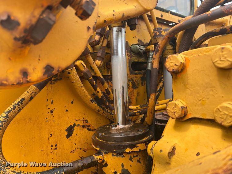 image for item JM9211 1964 Galion 104  rigid frame motor grader