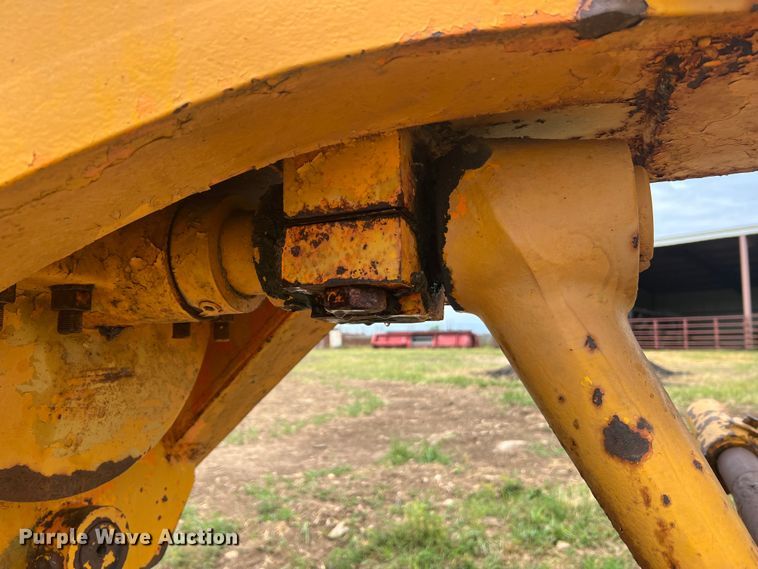 image for item JM9211 1964 Galion 104  rigid frame motor grader