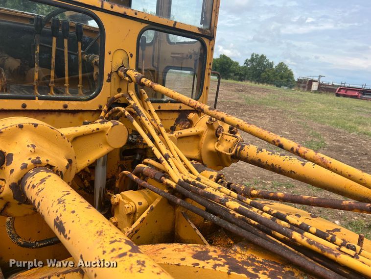 image for item JM9211 1964 Galion 104  rigid frame motor grader