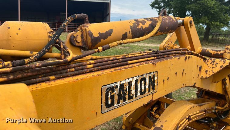 image for item JM9211 1964 Galion 104  rigid frame motor grader