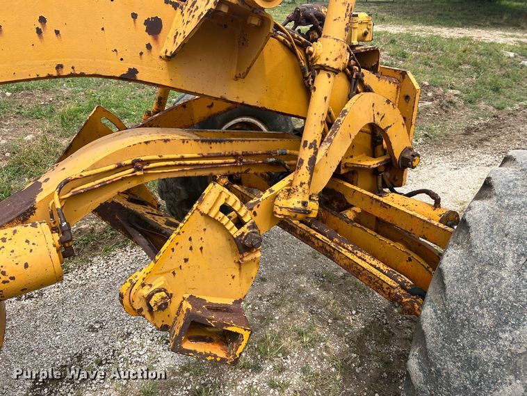 image for item JM9211 1964 Galion 104  rigid frame motor grader