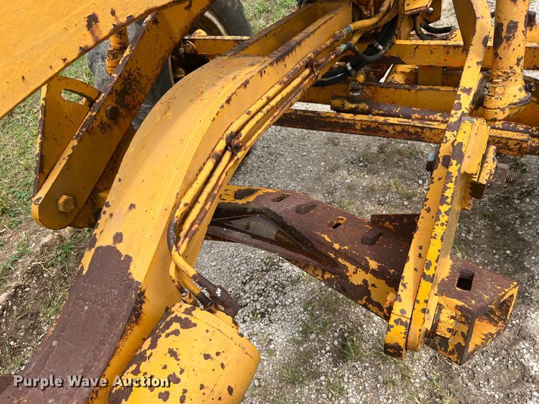 image for item JM9211 1964 Galion 104  rigid frame motor grader