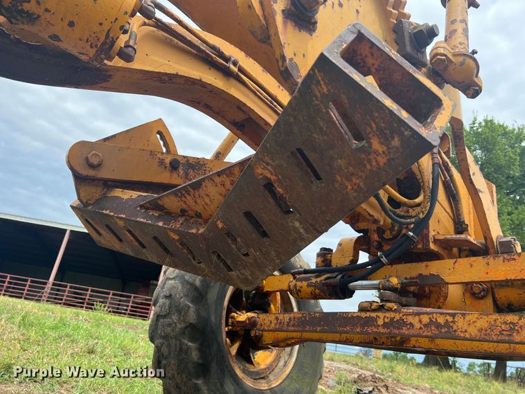 image for item JM9211 1964 Galion 104  rigid frame motor grader