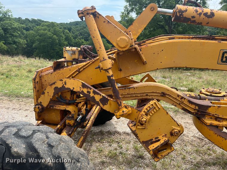 image for item JM9211 1964 Galion 104  rigid frame motor grader