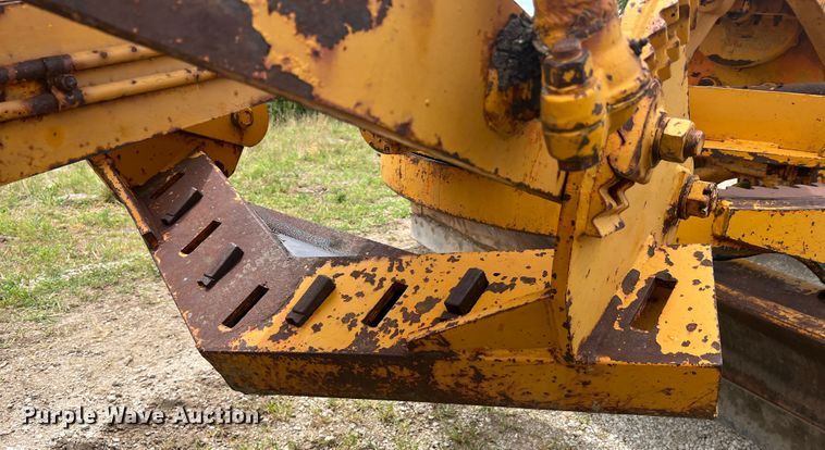 image for item JM9211 1964 Galion 104  rigid frame motor grader