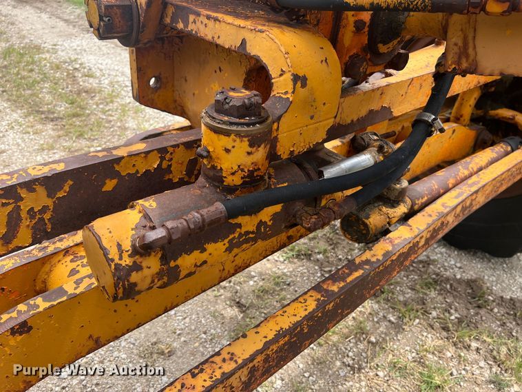 image for item JM9211 1964 Galion 104  rigid frame motor grader