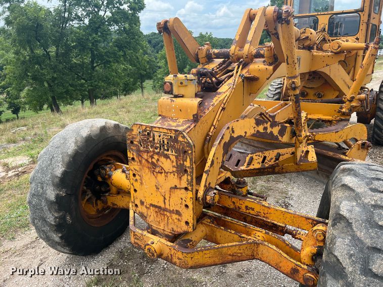 image for item JM9211 1964 Galion 104  rigid frame motor grader
