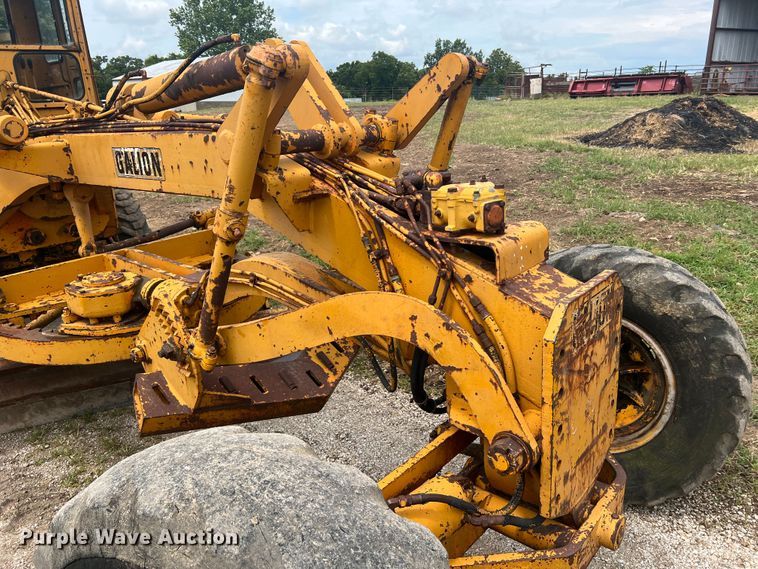 image for item JM9211 1964 Galion 104  rigid frame motor grader