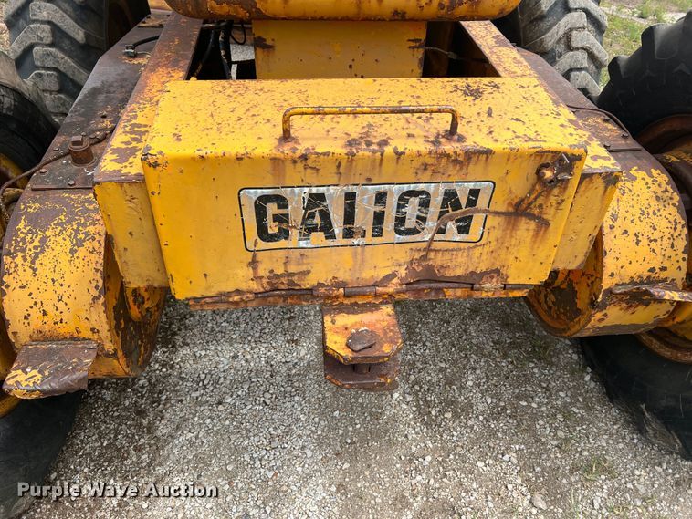 image for item JM9211 1964 Galion 104  rigid frame motor grader