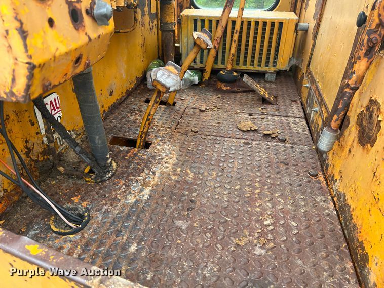 image for item JM9211 1964 Galion 104  rigid frame motor grader