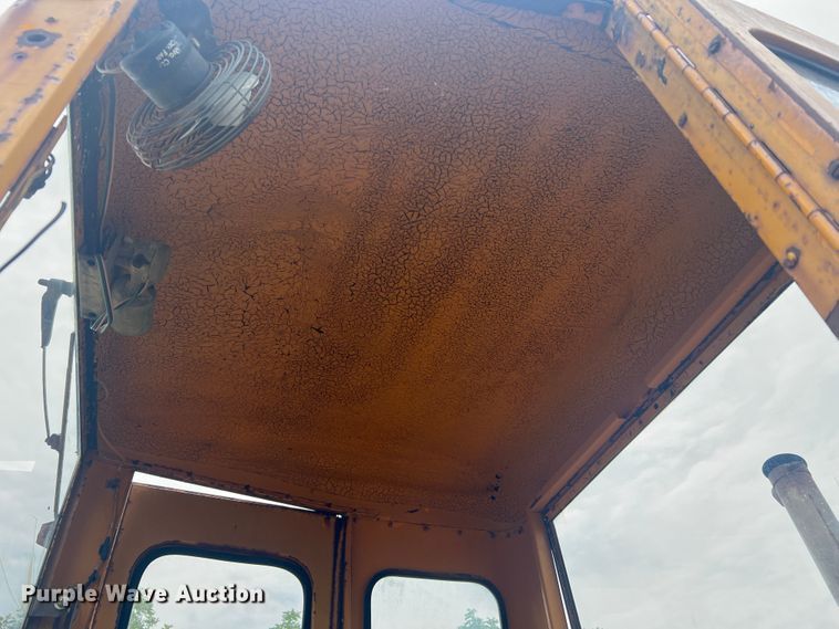 image for item JM9211 1964 Galion 104  rigid frame motor grader