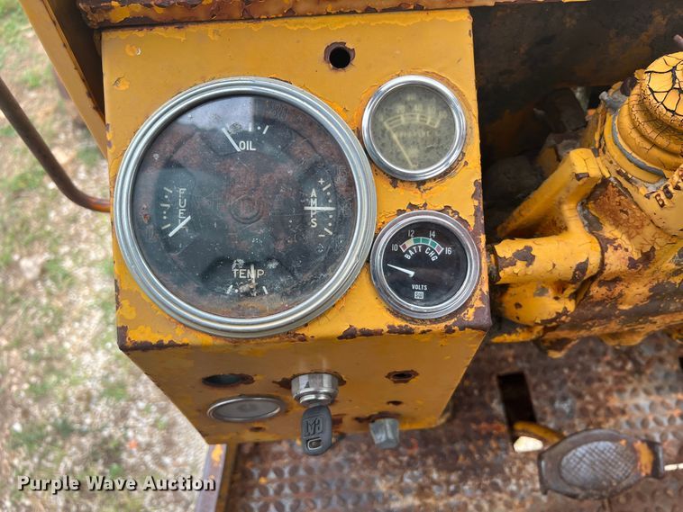 image for item JM9211 1964 Galion 104  rigid frame motor grader