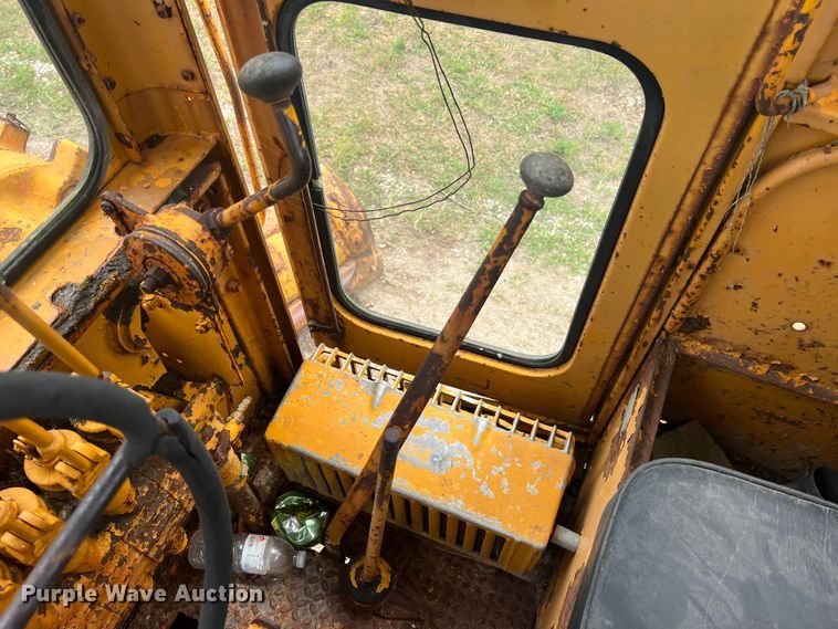 image for item JM9211 1964 Galion 104  rigid frame motor grader