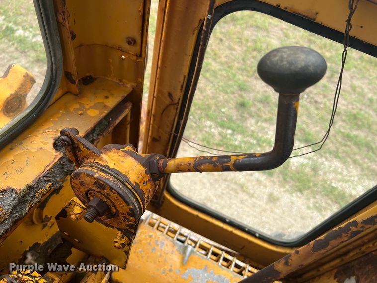 image for item JM9211 1964 Galion 104  rigid frame motor grader