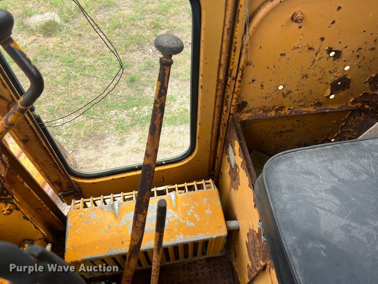 image for item JM9211 1964 Galion 104  rigid frame motor grader