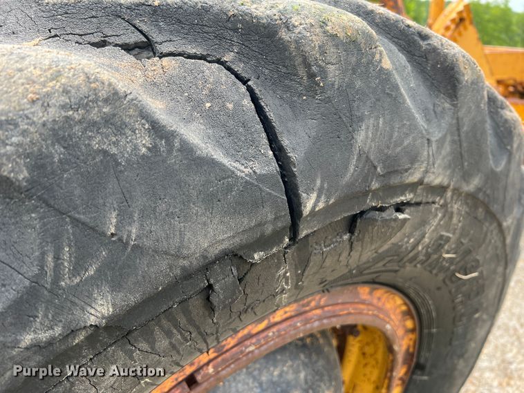 image for item JM9211 1964 Galion 104  rigid frame motor grader