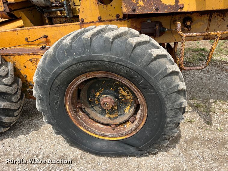 image for item JM9211 1964 Galion 104  rigid frame motor grader