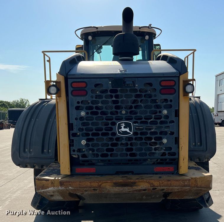 image for item JM9218 2010 John Deere 824K  wheel loader
