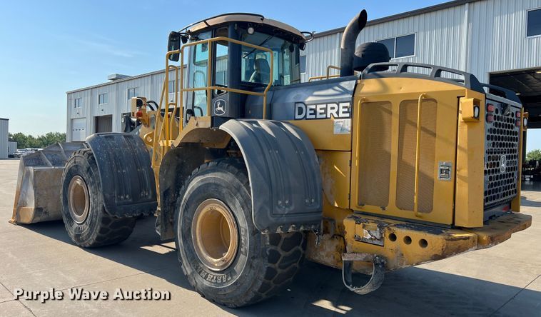 image for item JM9218 2010 John Deere 824K  wheel loader