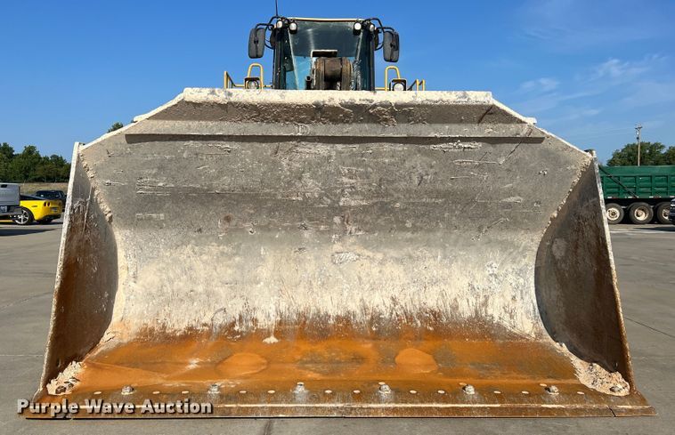 image for item JM9218 2010 John Deere 824K  wheel loader