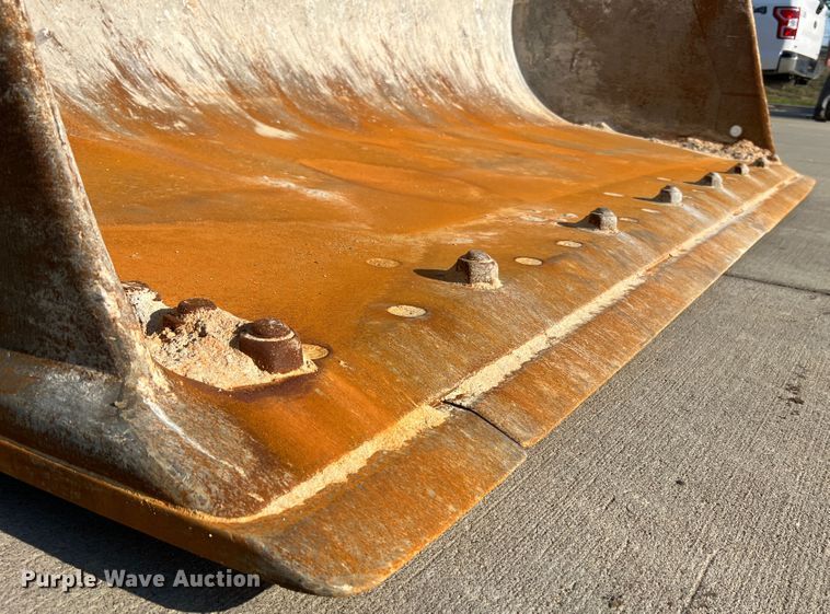 image for item JM9218 2010 John Deere 824K  wheel loader