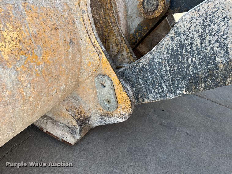 image for item JM9218 2010 John Deere 824K  wheel loader