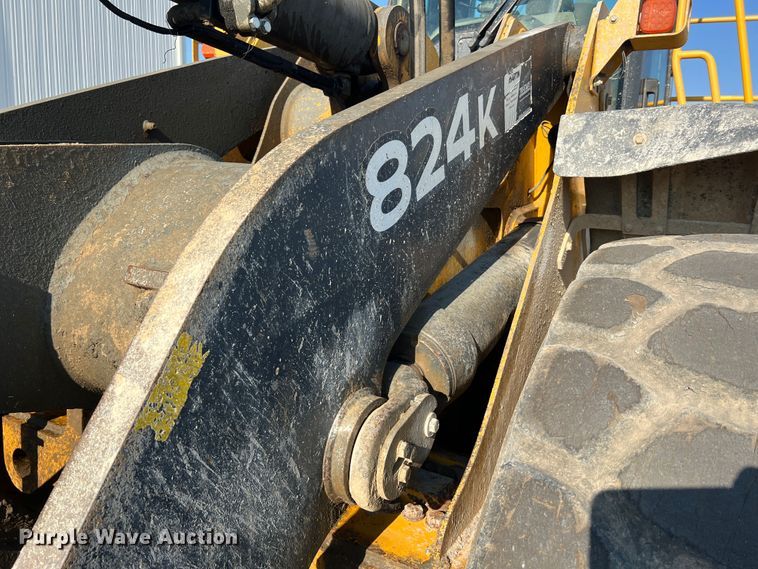 image for item JM9218 2010 John Deere 824K  wheel loader