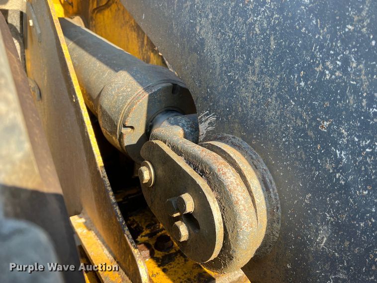 image for item JM9218 2010 John Deere 824K  wheel loader