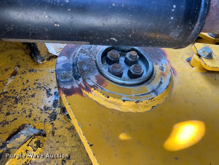 image for item JM9218 2010 John Deere 824K  wheel loader