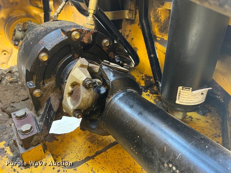 image for item JM9218 2010 John Deere 824K  wheel loader