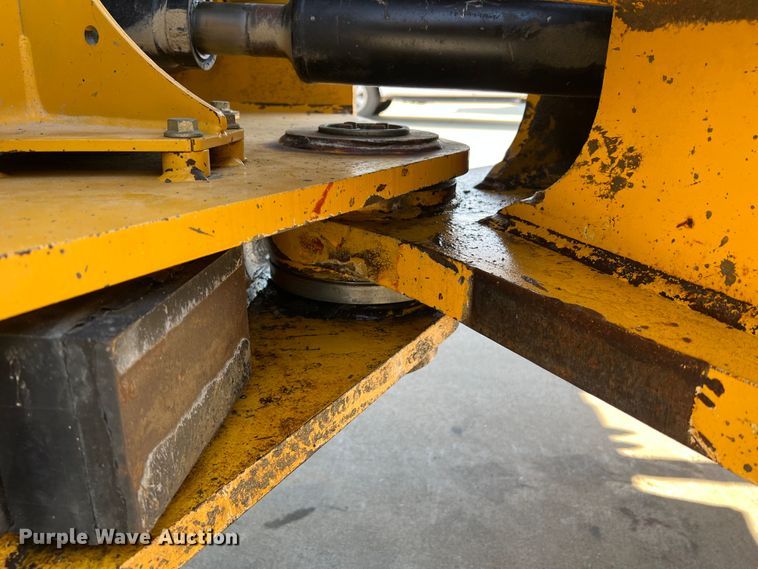 image for item JM9218 2010 John Deere 824K  wheel loader