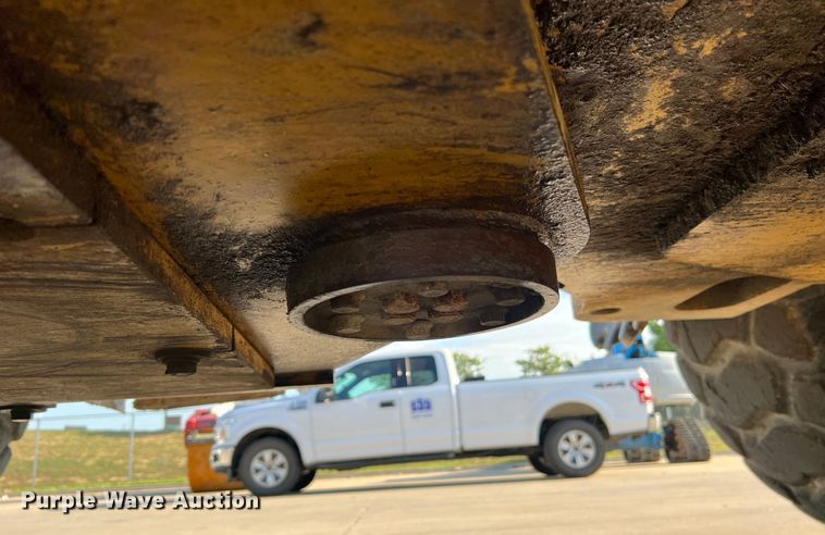 image for item JM9218 2010 John Deere 824K  wheel loader