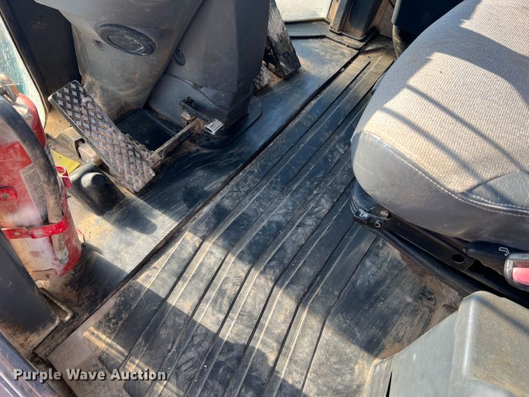 image for item JM9218 2010 John Deere 824K  wheel loader