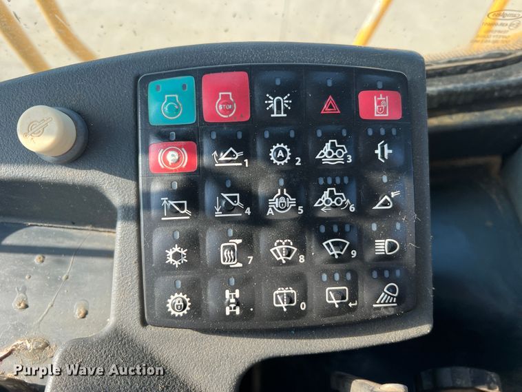 image for item JM9218 2010 John Deere 824K  wheel loader