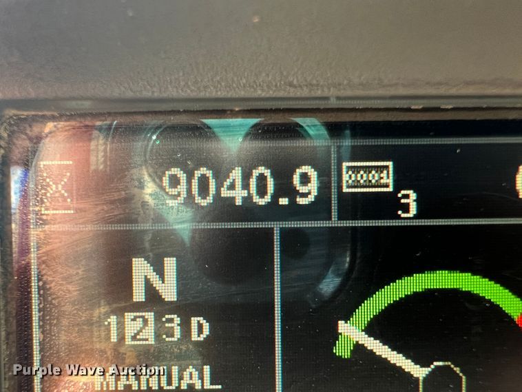 image for item JM9218 2010 John Deere 824K  wheel loader