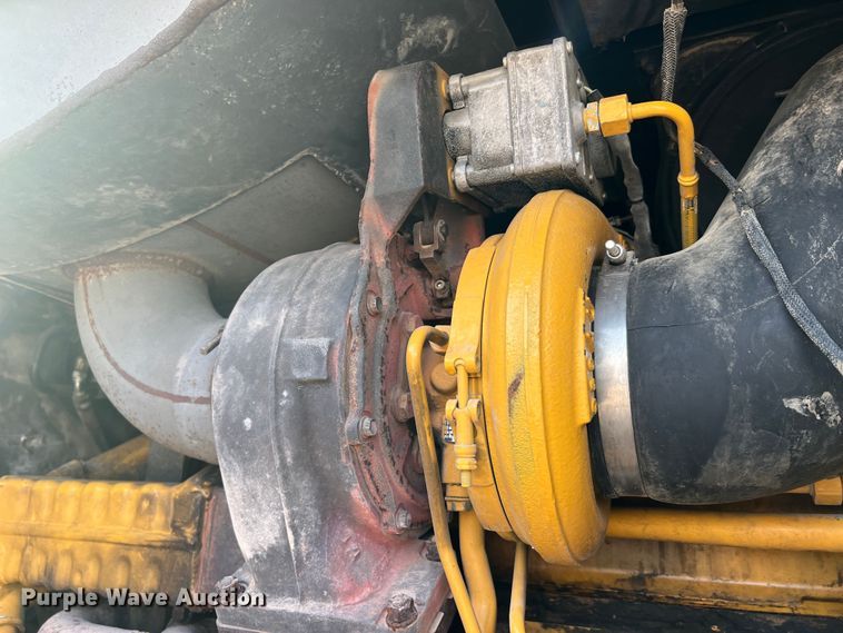 image for item JM9218 2010 John Deere 824K  wheel loader