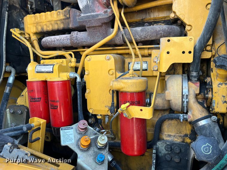 image for item JM9218 2010 John Deere 824K  wheel loader