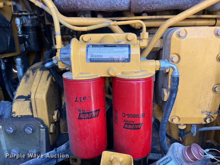 image for item JM9218 2010 John Deere 824K  wheel loader