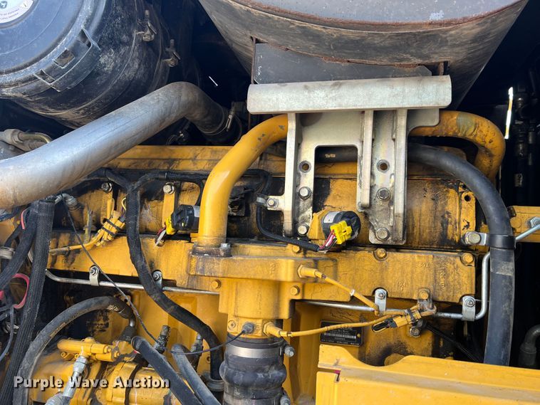 image for item JM9218 2010 John Deere 824K  wheel loader