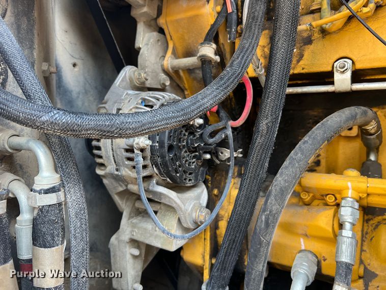 image for item JM9218 2010 John Deere 824K  wheel loader