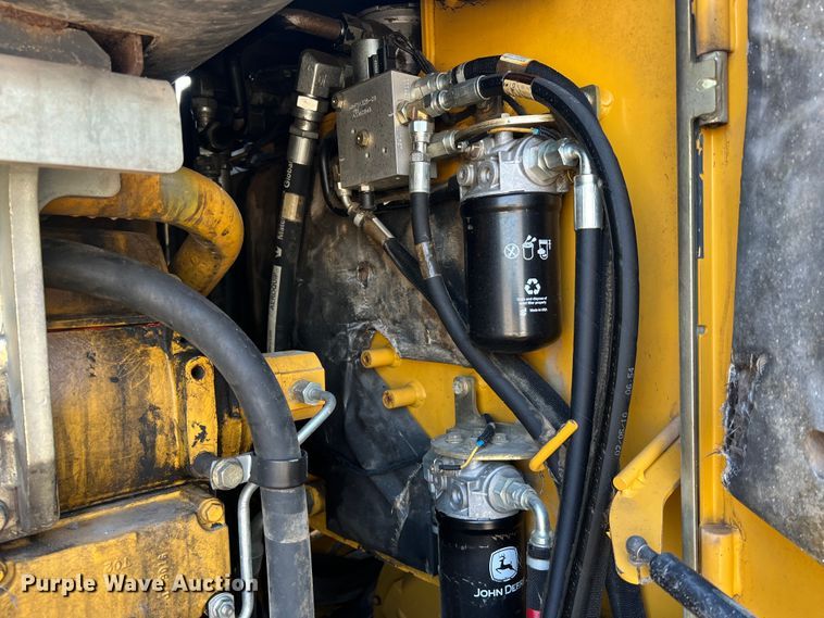 image for item JM9218 2010 John Deere 824K  wheel loader