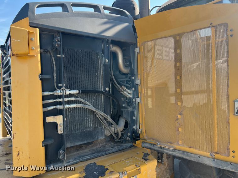 image for item JM9218 2010 John Deere 824K  wheel loader