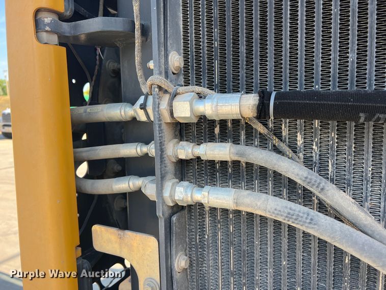 image for item JM9218 2010 John Deere 824K  wheel loader