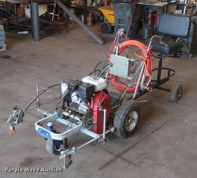 2019 Graco LineLazer II 3900 paint striper in Goldsby, OK Item JR9435 sold Purple Wave