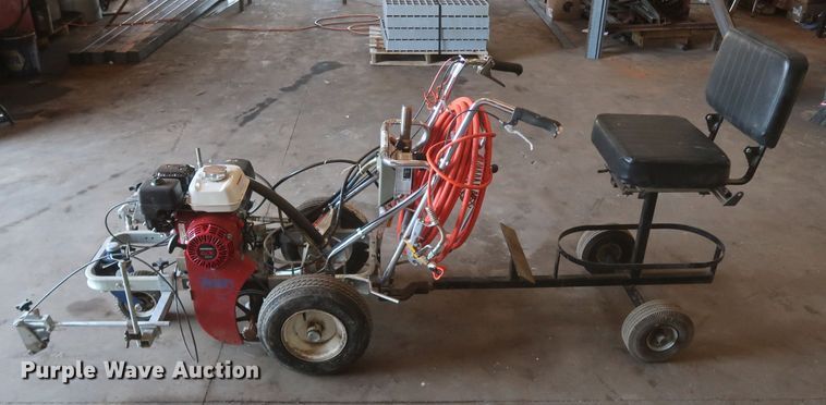 image for item JR9435 2019 Graco LineLazer II 3900  paint striper