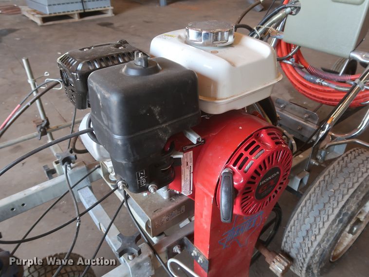 image for item JR9435 2019 Graco LineLazer II 3900  paint striper