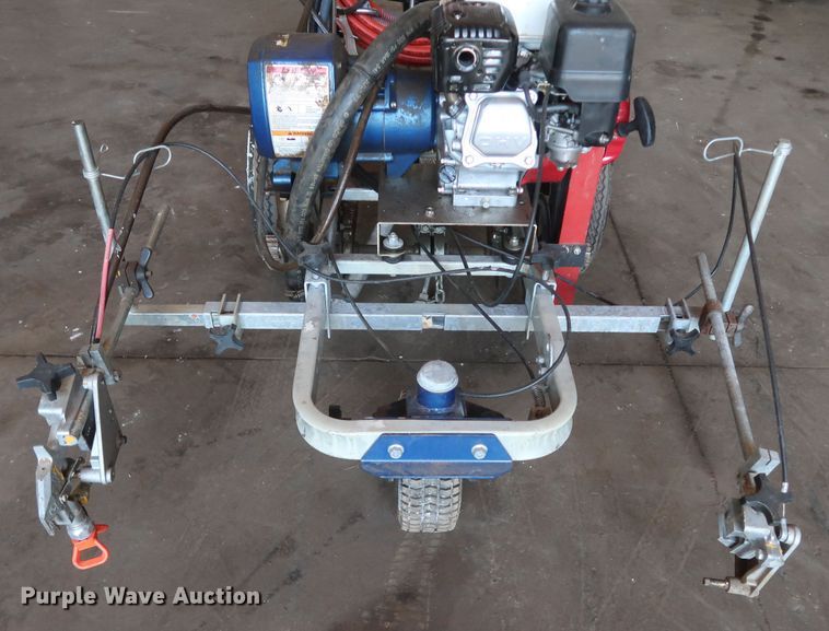 image for item JR9435 2019 Graco LineLazer II 3900  paint striper